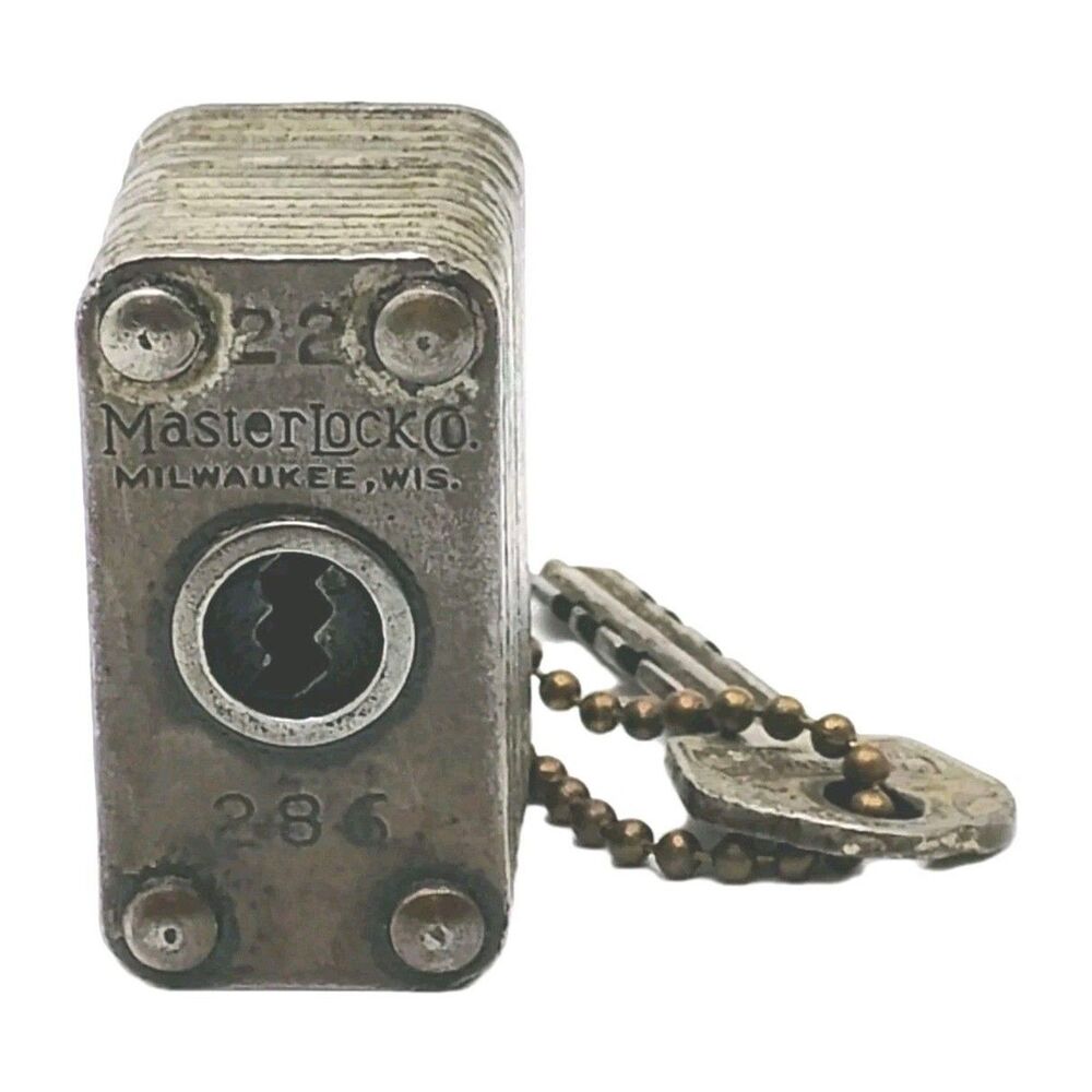 Vintage Master Lock No. 22 with Two (1) Original Keys Works! Milwaukee USA #286